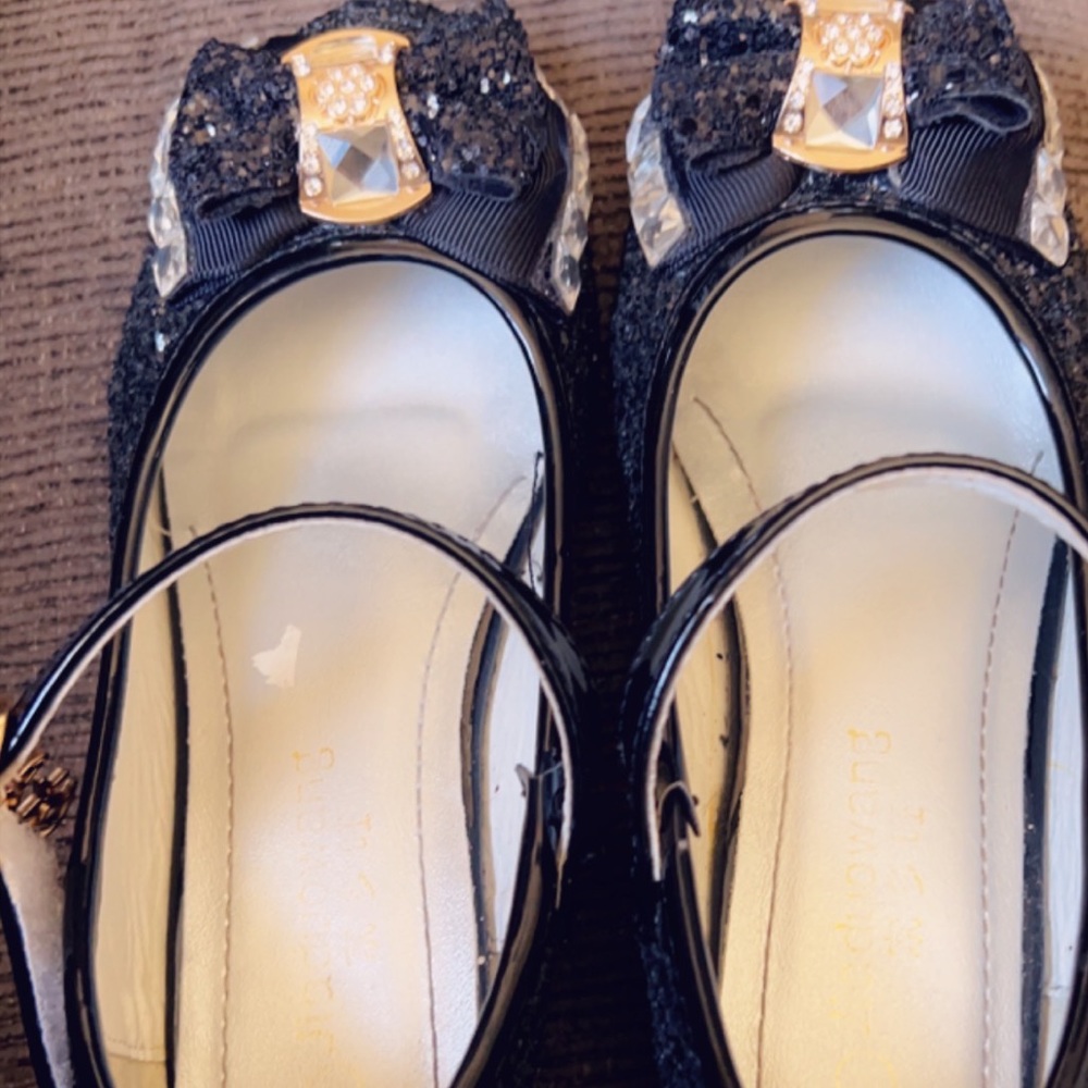 Black Glitter Shoes. Sz 12. Only worn a few times. Great condition. Cute heel😍
